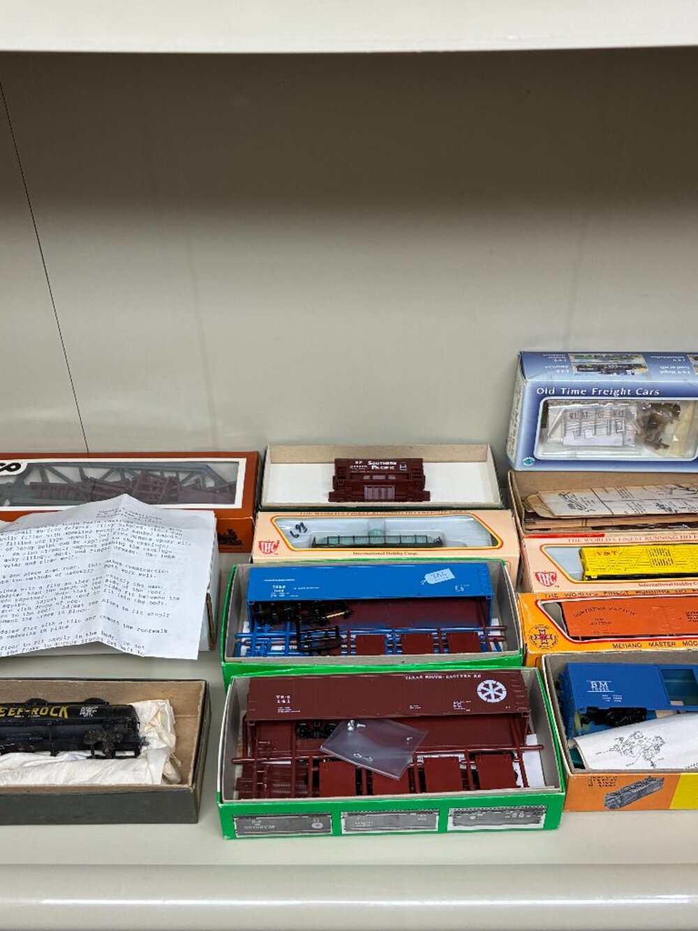 Vintage HO Scale Model Train Lot - Tyco, IHC, Funaro, Bowser, Athearn Kits